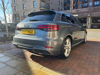 Begagnad Audi A3 S-Line 190 HK (139 kW) 2018 Grå Sedan