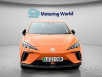 Begagnad MG MG4 EV Trophy 319 kW (435 HK) 2023 Orange Halvkombi