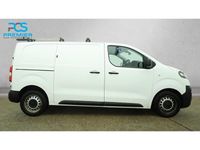 Used Vauxhall Vivaro 145 HP (106 kW) 2022 White MPV