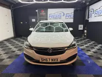Used Vauxhall Astra SRi 110 HP (80 kW) 2017 White Hatchback