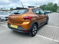 Używany Dacia Sandero Journey 90 KM (66 kW) 2023 Pomarańczowy Hatchback