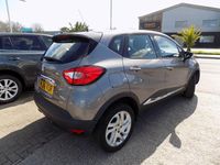 Used Renault Captur Dynamique 90 HP (66 kW) 2016 Grey SUV