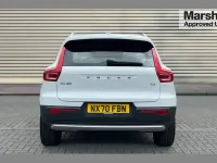 Used Volvo XC40 Momentum 161 HP (118 kW) 2020 White SUV