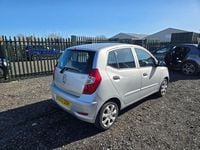 Usado Hyundai i10 Classic 2013 Prateado Citadino