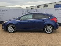 Used Ford Focus Zetec 115 HP (84 kW) 2014 Blue Hatchback