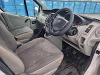 Second-hand Vauxhall Vivaro 90 CP (66 kW) 2012 Alb Monovolum