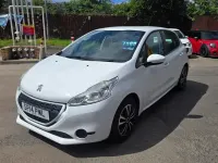 Used Peugeot 208 Access 82 HP (60 kW) 2014 White Hatchback
