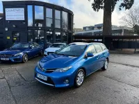 Usado Toyota Auris 90 HP (66 kW) 2014 Azul Carrinha