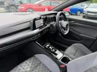 Used VW Golf VIII R-line 147 HP (108 kW) 2023 Blue Hatchback