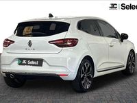Used Renault Clio V Techno 90 HP (66 kW) 2022 White Hatchback