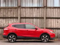 Used Nissan Qashqai N-TEC 110 HP (80 kW) 2015 Red SUV