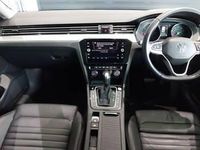 Used VW Passat SEL 150 HP (110 kW) 2020 Silver Estate