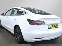 Used Tesla Model 3 Standard Range 239 kW (325 HP) 2019 White Sedan