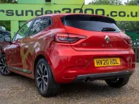 Used Renault Clio Iconic 85 HP (62 kW) 2020 Red Hatchback