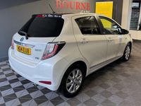 Used Toyota Yaris Hybrid Plus 101 HP (74 kW) 2014 White Hatchback