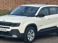 Usado Jeep Avenger Altitude 114 kW (156 HP) 2024 Branco SUV