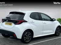 Used Toyota Yaris Design 116 HP (85 kW) 2023 Pure white (solid paint) Hatchback