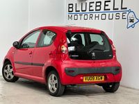 Begagnad Peugeot 107 2009 Röd Halvkombi