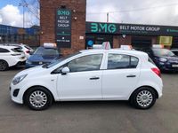Used Vauxhall Corsa S 95 HP (69 kW) 2014 White Hatchback