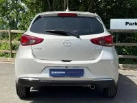 Usado Mazda 2 Inclusive 88 HP (64 kW) 2022 Prateado Citadino