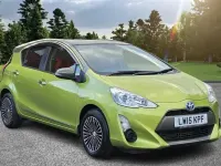 Used Toyota Yaris Hybrid 2015 Lime green