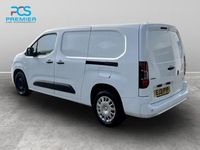 Second-hand Vauxhall Combo Sportive 100 CP (73 kW) 2021 Alb Monovolum