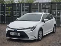 Used Toyota Corolla Design 122 HP (89 kW) 2020 White Estate