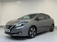 Begagnad Nissan Leaf N-Connecta 110 kW (150 HK) 2020 Grå Halvkombi