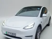 Używany Tesla Model Y RWD 254 kW (346 KM) 2024 Biały SUV