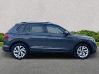 Usado VW Tiguan Life 150 CV (110 kW) 2022 Gris SUV