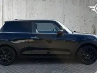 Usado Mini Cooper Classic 134 CV (98 kW) 2023 Negro Utilitario