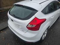 Used Ford Focus Zetec 125 HP (91 kW) 2013 White Hatchback