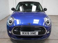 Używany Mini Cooper Classic 2019 Niebieski Hatchback