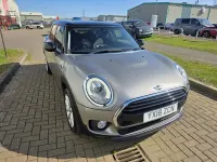 Usado Mini Cooper Clubman 136 CV (100 kW) 2018 Plateado Familiar