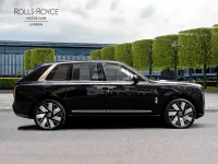 New Rolls Royce Cullinan 2026 Crystal over black SUV