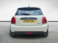 Used Mini Cooper Hatch 134 HP (98 kW) 2018 White Hatchback