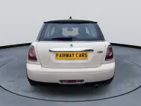 Begagnad Mini ONE Hatch 98 HK (72 kW) 2011 Vit Halvkombi