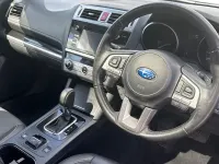 Usado Subaru Outback Premium 175 CV (128 kW) 2017 Gris Familiar