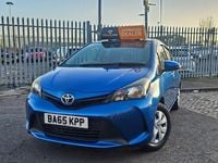 Used Toyota Yaris Multidrive S 99 HP (72 kW) 2015 Blue Hatchback