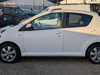 Used Toyota Aygo 67 HP (49 kW) 2011 White Hatchback
