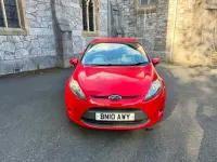 Begagnad Ford Fiesta 2010 Röd Halvkombi