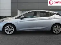 Used Vauxhall Astra Design Edition 101 HP (74 kW) 2017 Silver Hatchback