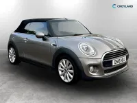 Usado Mini Cooper Cabriolet 136 HP (100 kW) 2016 Prateado Cabrios
