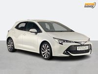 Begagnad Toyota Corolla Design 122 HK (89 kW) 2021 Vit Halvkombi