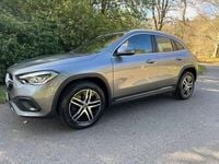 Usado Mercedes GLA200 163 HP (119 kW) 2021 Cinzento SUV