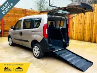 Begagnad Fiat Doblò Active 95 HK (69 kW) 2019 Vit Minibuss