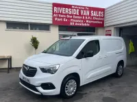 Second-hand Vauxhall Combo 100 CP (73 kW) 2023 Alb Monovolum