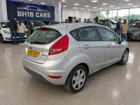 Second-hand Ford Fiesta 70 CP (51 kW) 2010 Argintiu Hatchback