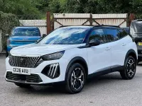 Neu Peugeot 2008 GT 129 PS (94 kW) 2026 Weiß SUV