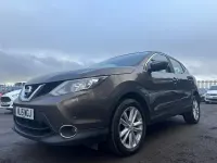 Używany Nissan Qashqai Acenta 110 KM (80 kW) 2015 Beżowy SUV
